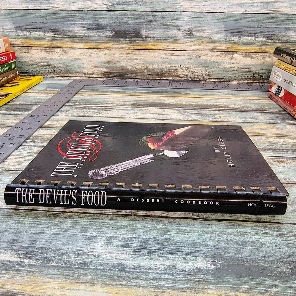 The Devil's Food Dessert Cookbook by Holly Berkowitz‎ Clegg Comb Spiral *VG*